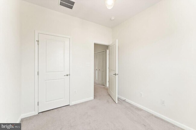 Building Photo - 41715 McMonagle Square