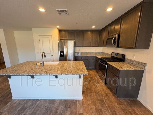 Building Photo - 2134 E Delta Ct