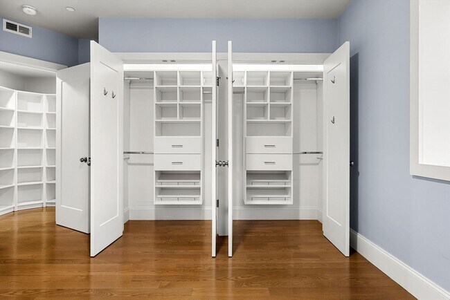 Building Photo - 34 Dix St