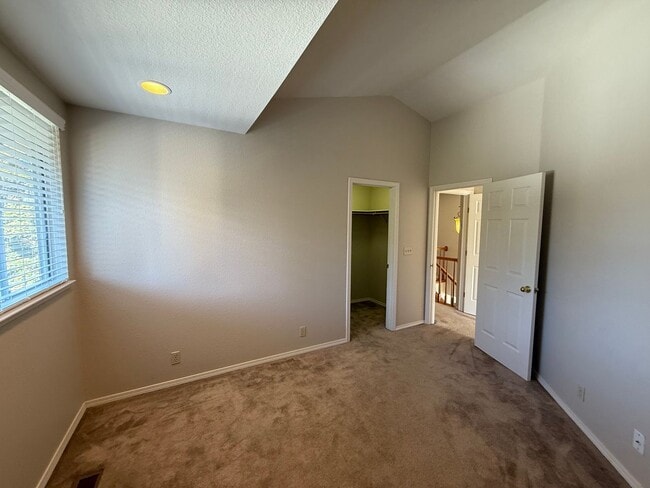 Building Photo - 4-bedroom plus a loft on a court in Escalon!
