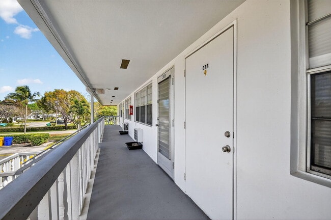 Building Photo - 344 Northampton Q