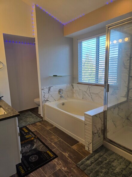 Building Photo - 7664 Halleys Dr