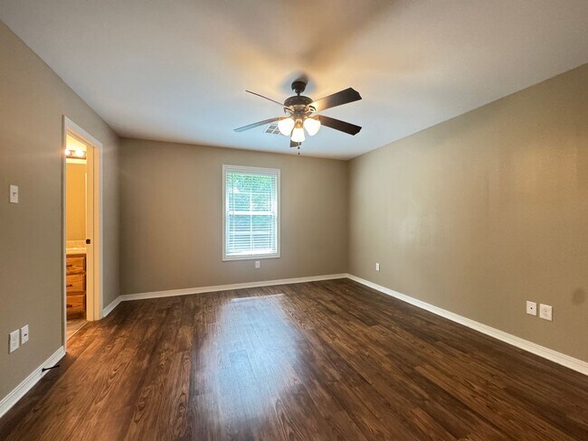 Building Photo - 3 Bed 2 Bath Townhouse in Ruston!