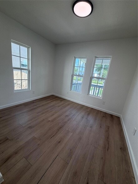 Building Photo - 1207 Pine St