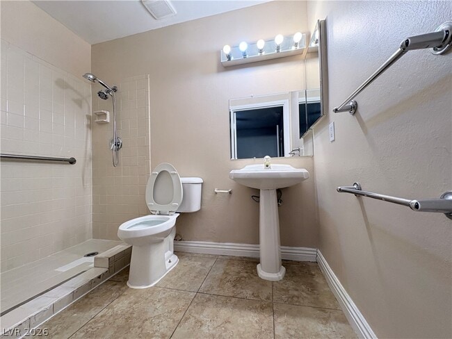 Building Photo - 409 N Lamb Blvd