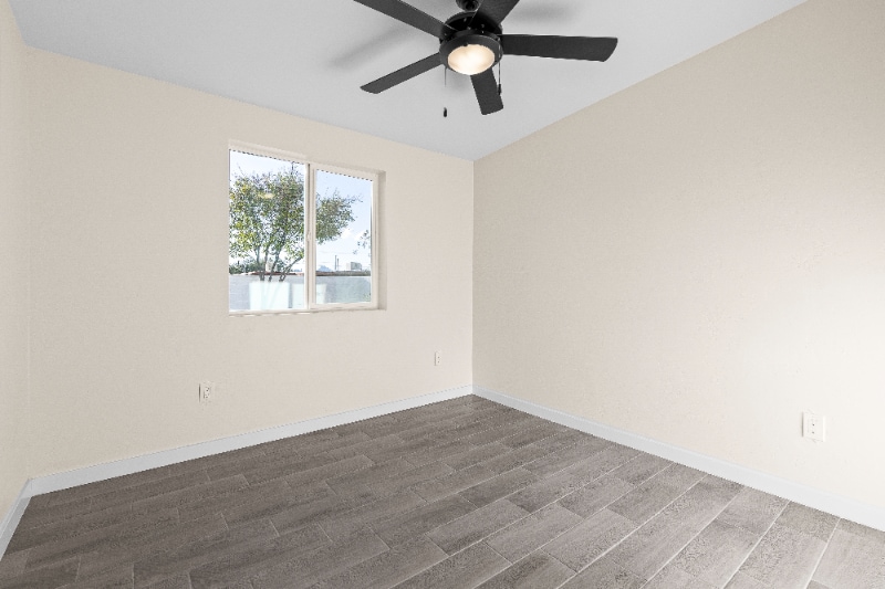 Building Photo - 4541 S 18th Ave