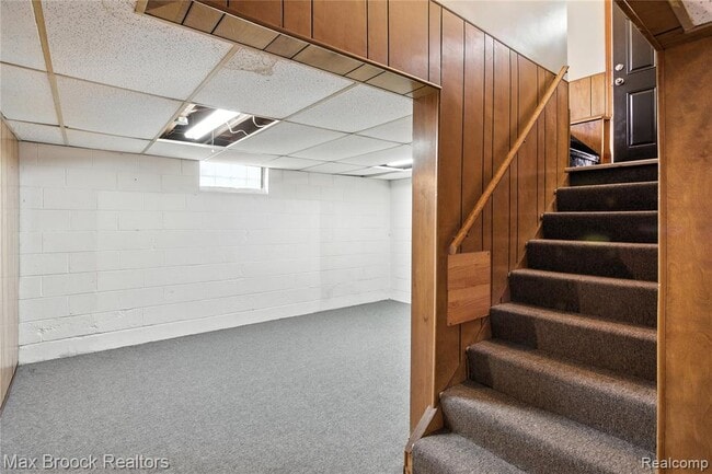 Building Photo - 25301 Ford St