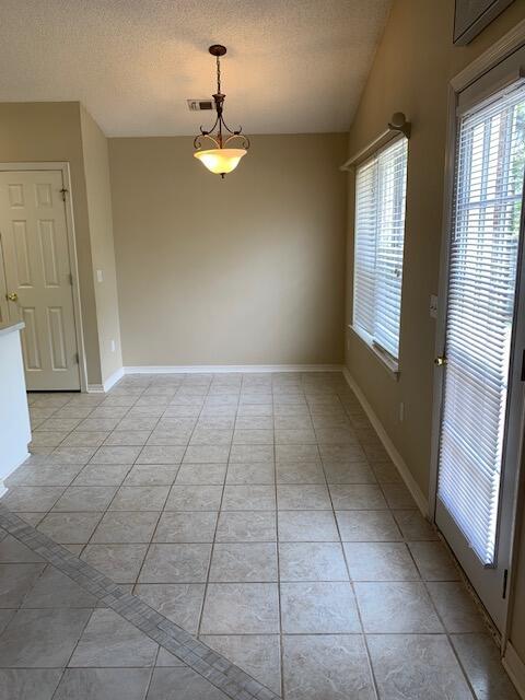 Building Photo - 9414 Pine Lily Ct