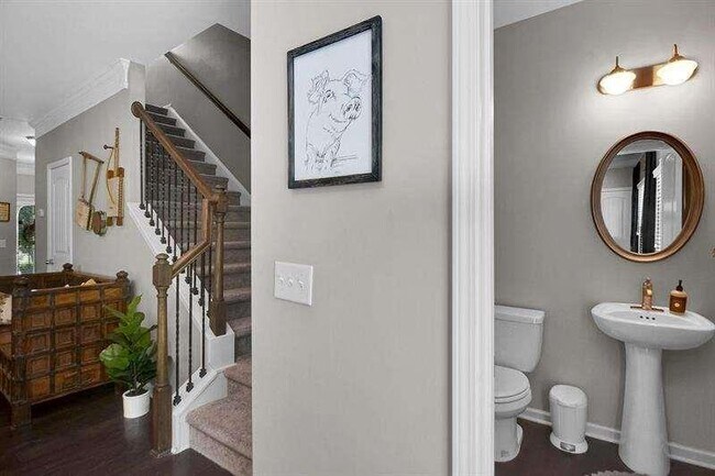 Building Photo - 307 Lakeside Ln