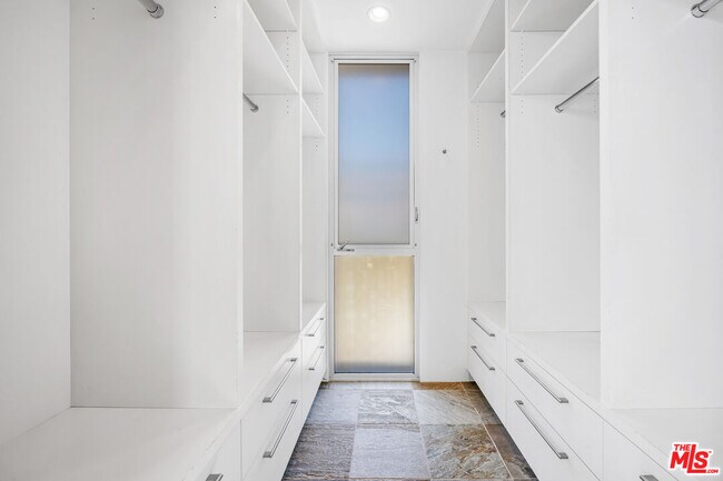 Building Photo - 25102 Malibu Rd