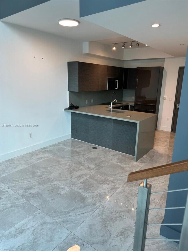 Building Photo - 1080 Brickell Ave