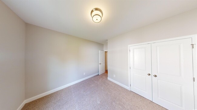 Building Photo - 1016 Moen Lp
