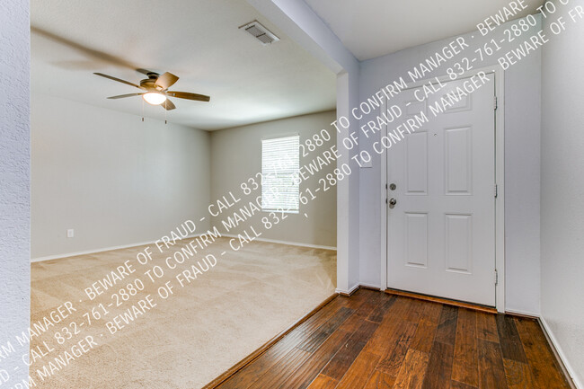 Building Photo - 1128 Foxglove Ln