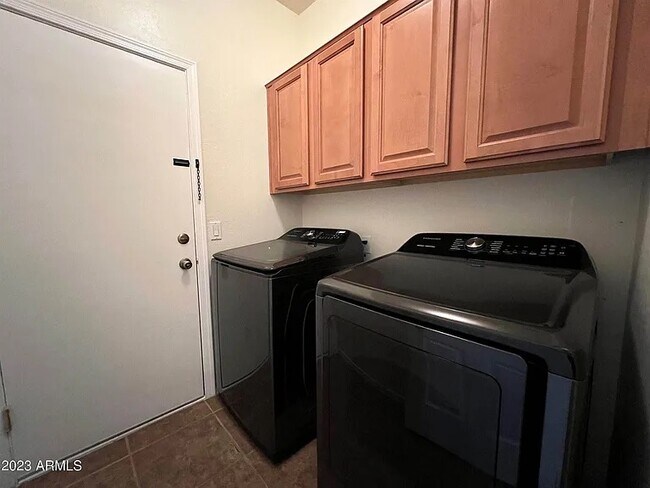 Building Photo - 15749 W Ventura St