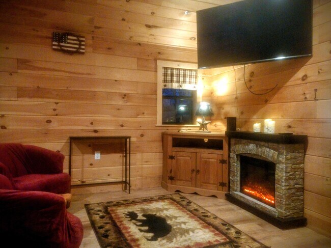 Building Photo - 554 Hovermale Ln