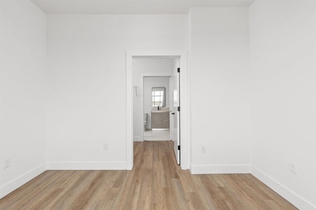 Building Photo - 4315 S Congress Ave