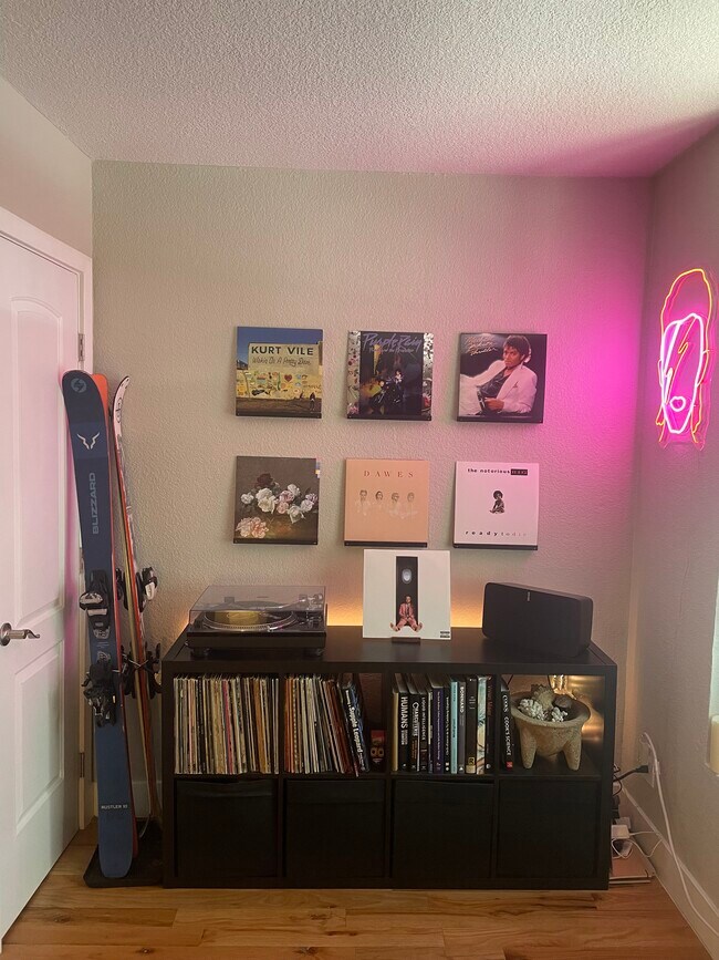 Building Photo - 1733 E 35th Ave