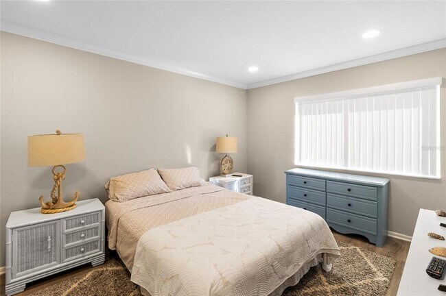 Building Photo - 1579 Greenlea Dr