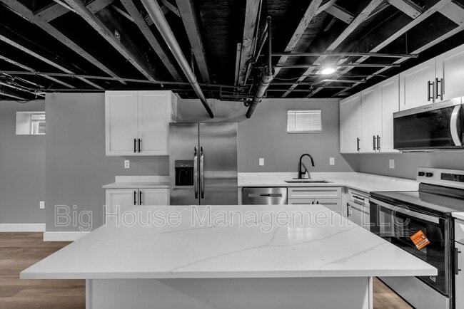 Building Photo - 339 E 25th St