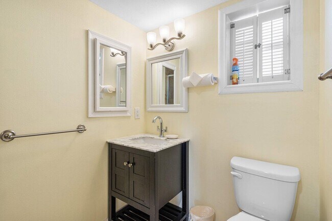 Building Photo - 4500 N Flagler Dr