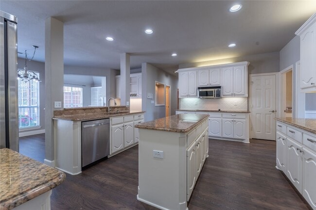 Building Photo - 209 Timber Lake Dr