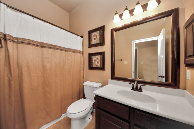 Building Photo - 4614 S Creekmont Dr