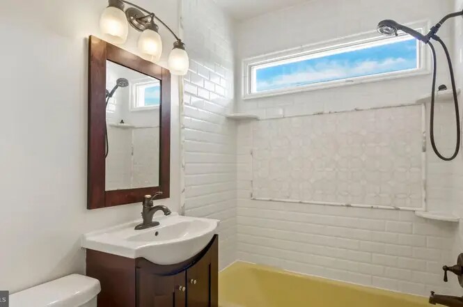 Building Photo - 4223 Lees Corner Rd