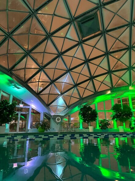 Building Photo - 400 E Randolph St