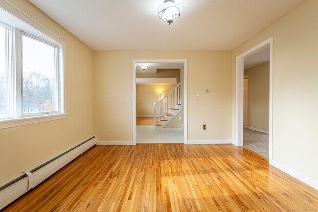 Building Photo - 288 Candlewyck Dr