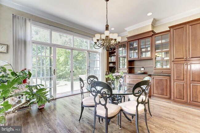 Building Photo - 9909 Avenel Farm Dr