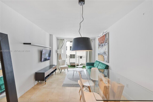 Building Photo - 185 SE 14th Terrace