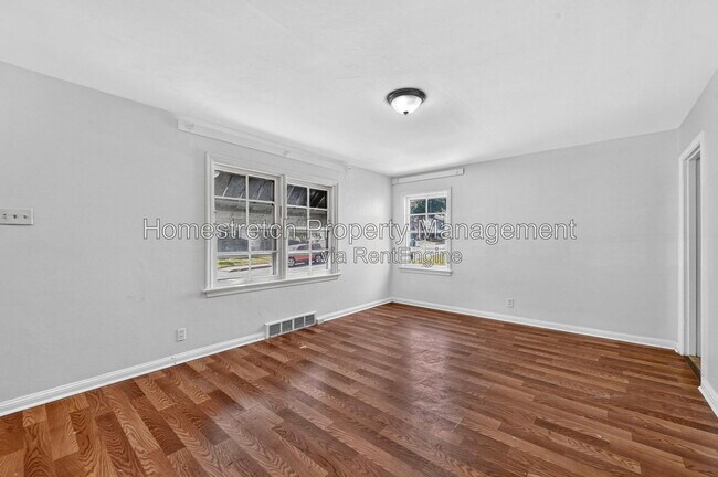 Building Photo - 426 Plaza Ave