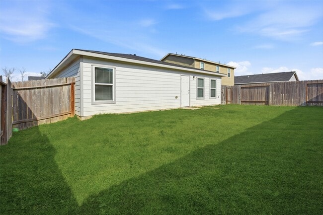 Building Photo - 15626 Del Norte Dr