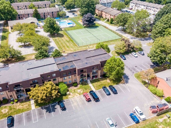 Building Photo - Private 2 Bedroom 1 Bath Condo in Goshen V...