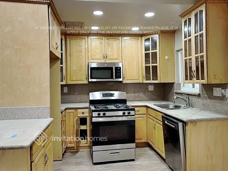 Building Photo - 15804 Mayall St