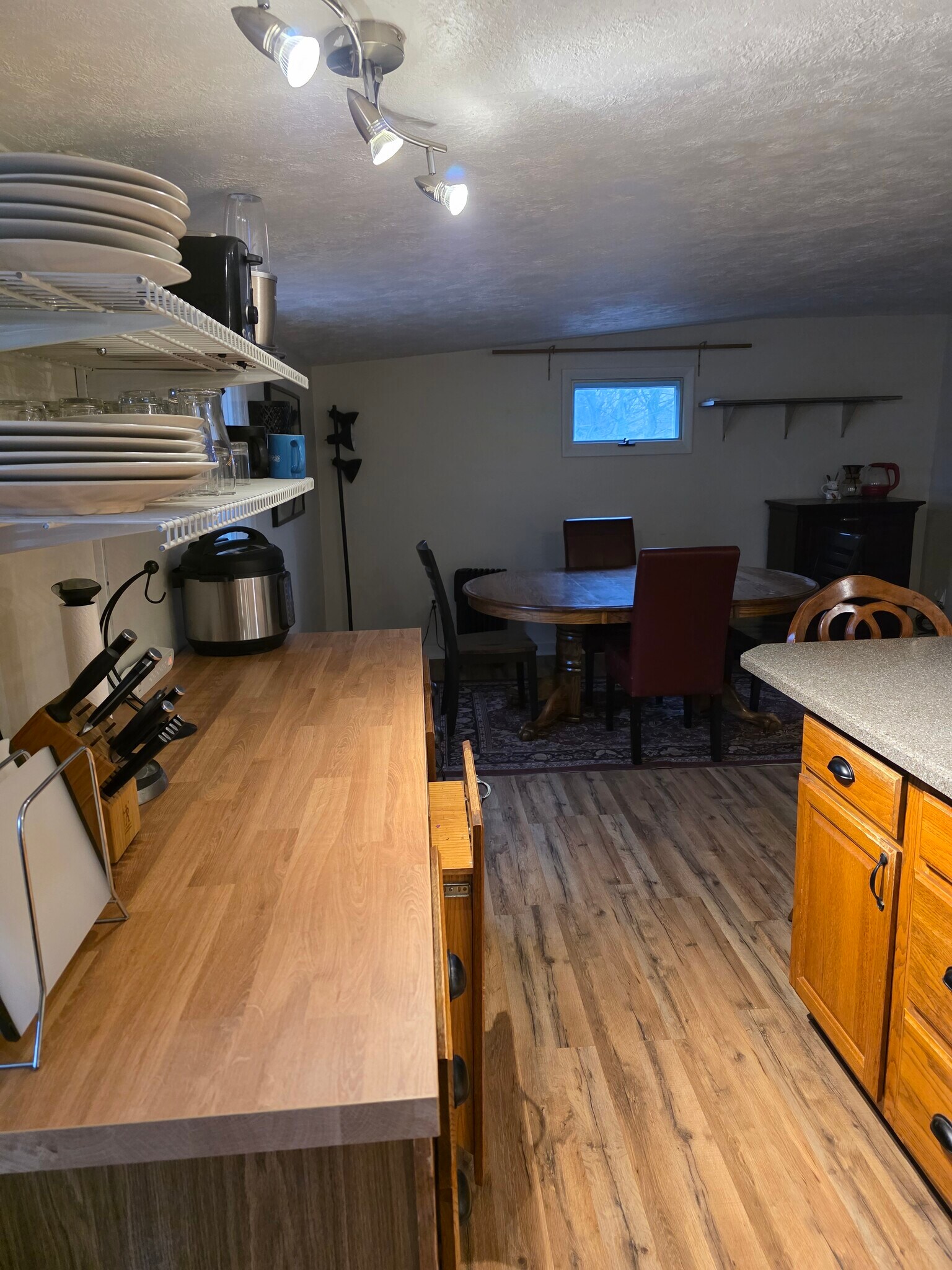 Building Photo - 6990 W Lake Rd