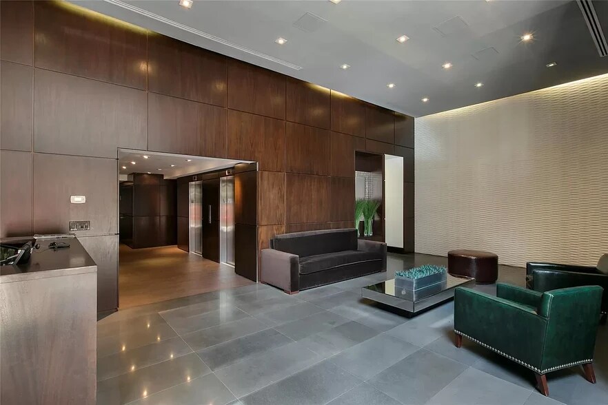 Building Photo - 254 Park Ave S