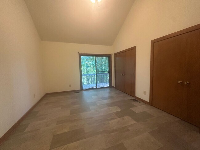 Building Photo - 5652 Thea Ln