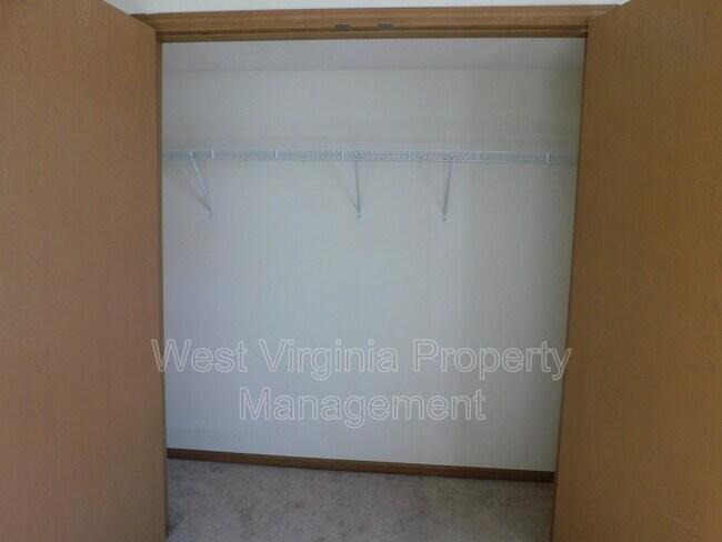 Building Photo - 210 Cardinal Wy