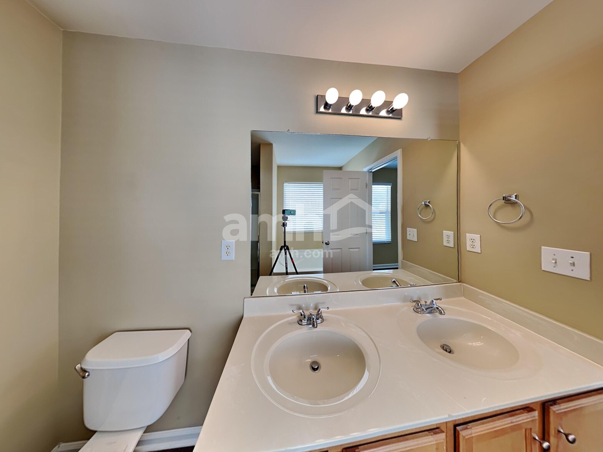 Building Photo - 3939 Cutler Donahoe Way
