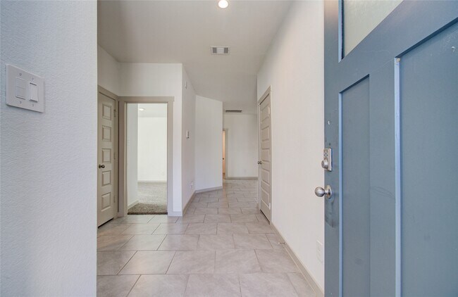 Building Photo - 4930 Natchez Trce