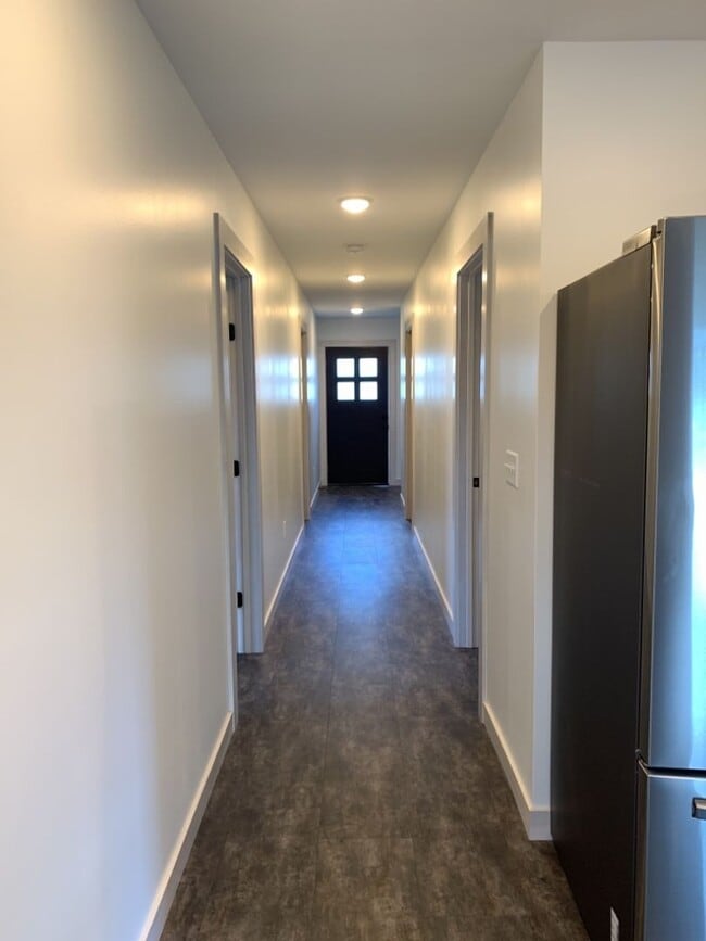 Building Photo - AVAILABLE JUNE - New Construction 3 Bed, 2 Bath Home....Perfect Location!