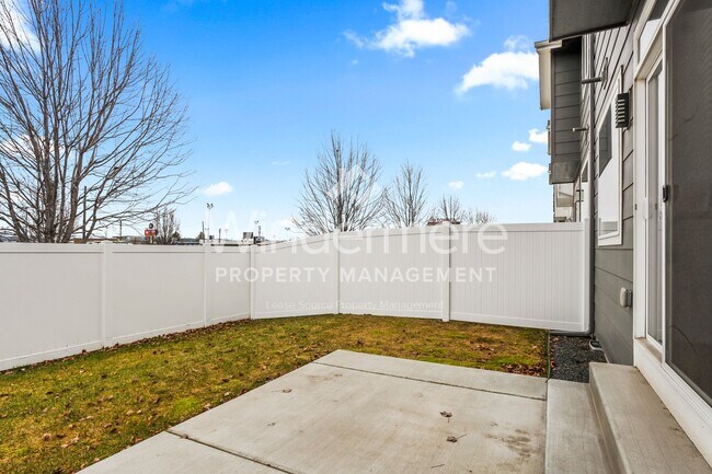 Building Photo - 7117 E Pacific Way