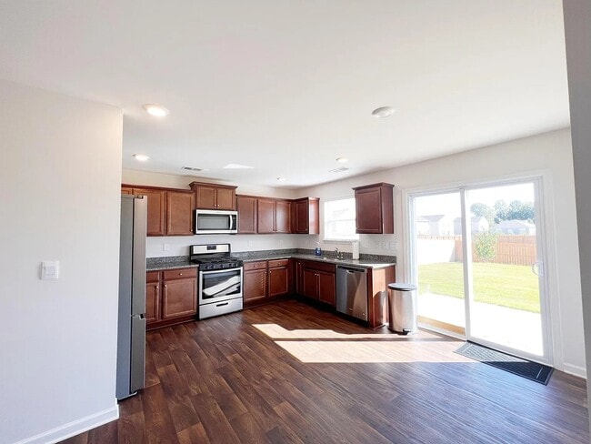 Building Photo - 127 Poplarville Dr