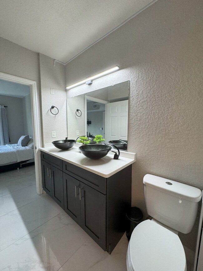 Building Photo - The Grande Downtown - REMODELED 1 Bedroom Available for rent NOW!