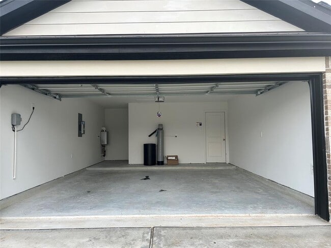 Building Photo - 1307 Windom Court Way