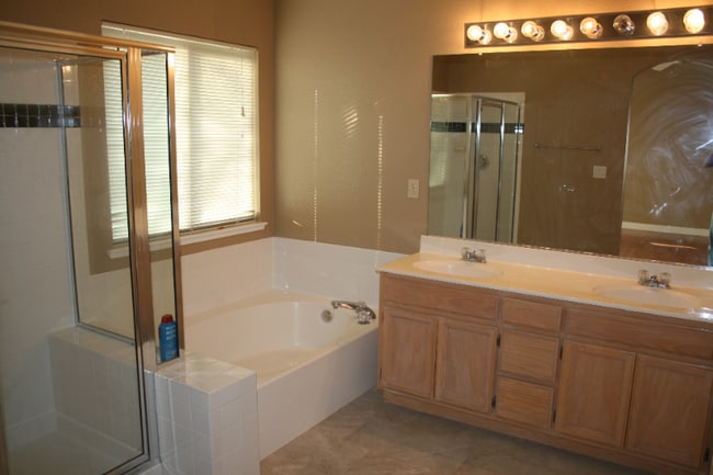 Building Photo - 1297 Canevari Dr