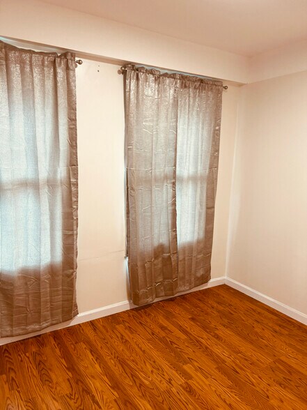 Building Photo - 291 Wohlers Ave