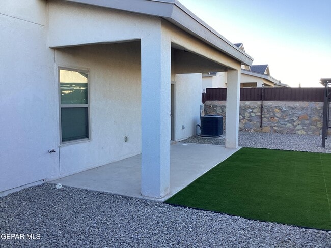 Building Photo - 1087 Brass Hl Ave