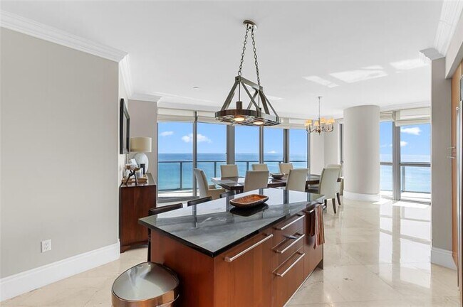 Building Photo - 3101 S Ocean Dr